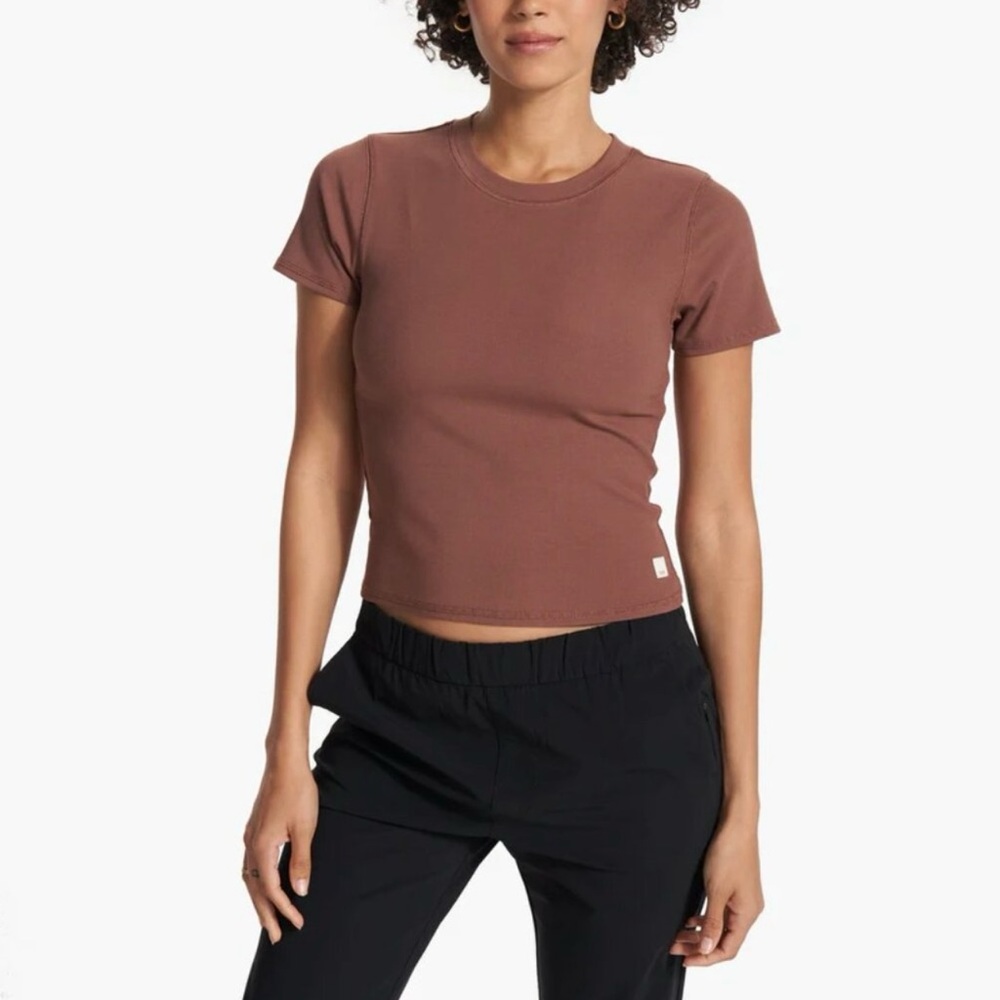 Vuori Pose Fitted Tee NWT